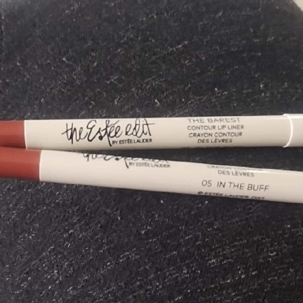 The Estée Edit Contour Lip Liner in Buff